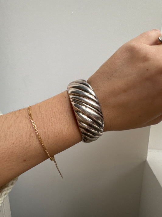 Vintage Silver-Toned Cushioned Textured Cuff