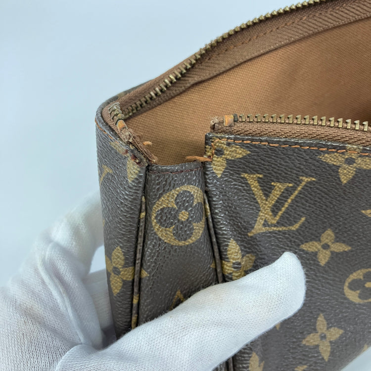 Vintage LV 1997 Pochette Bag