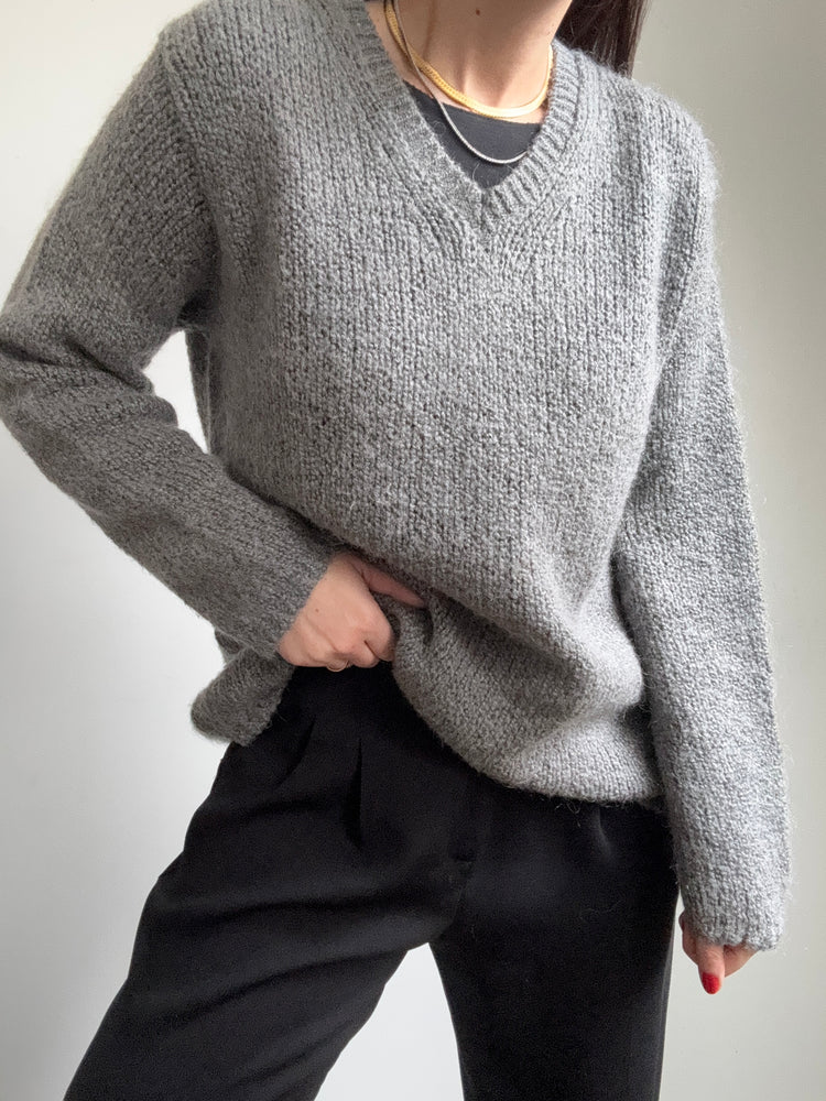 Vintage Grey V-Neck Sweater Size Large