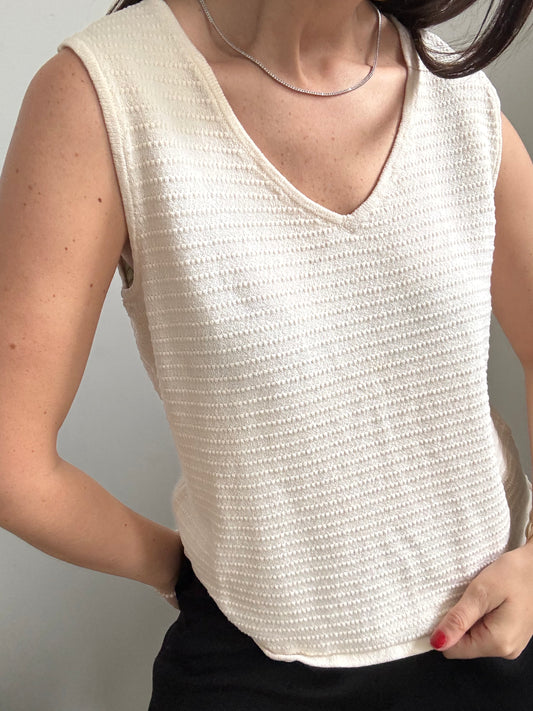 Vintage Saint John Ivory V-neck Sleeveless Knit Top Size Large