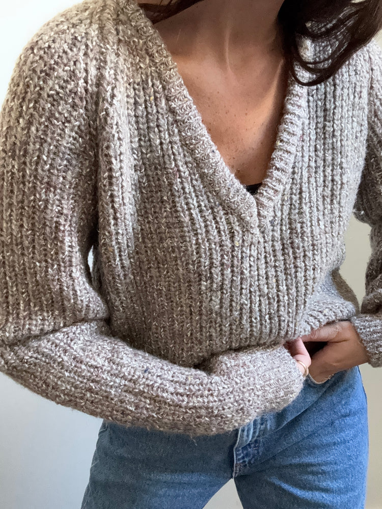 Vintage Ribbed Knit V-Neck Sweater Size Small