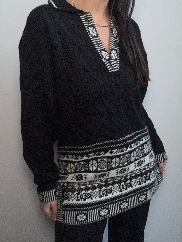Vintage Black & White Geometric pattern Sweater Size Large