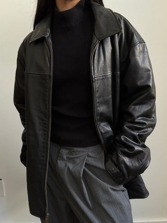 Vintage Black Leather Bomber in Size L