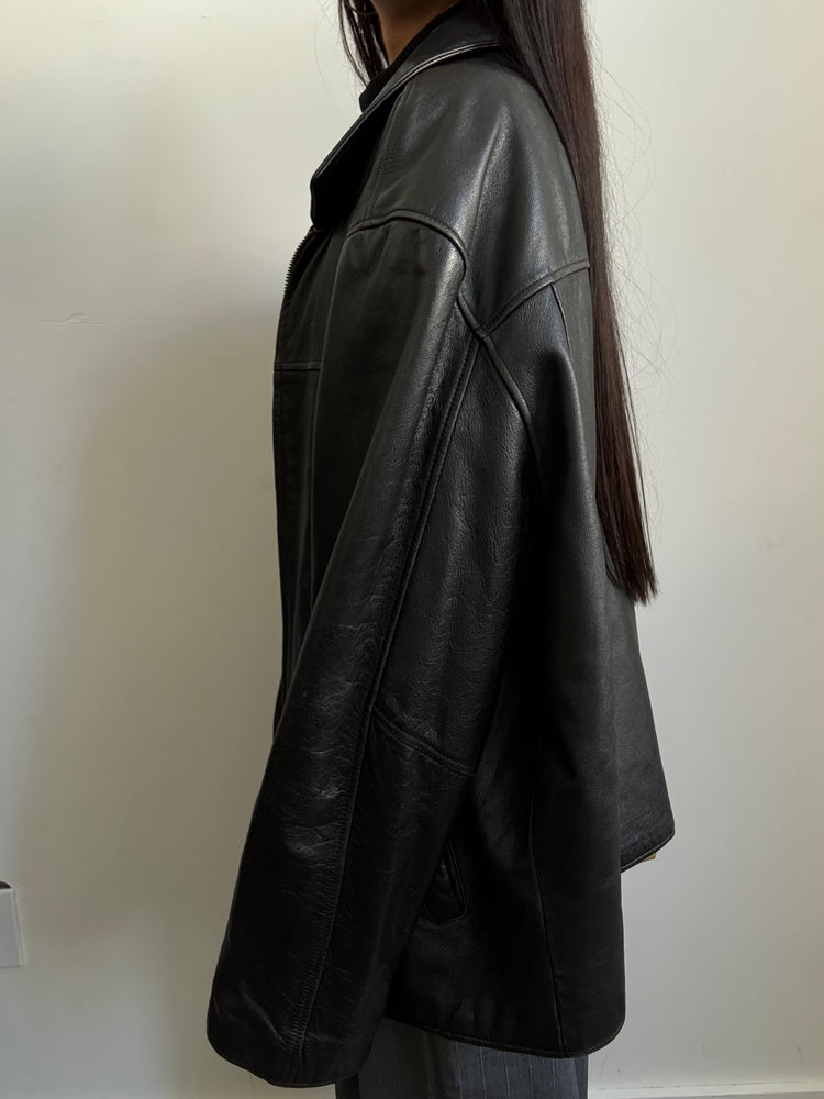 Vintage Black Leather Bomber in Size L