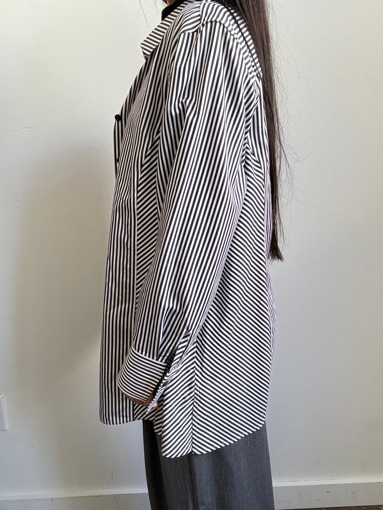 Vintage Black + White Pinstripe Button-up Size Large