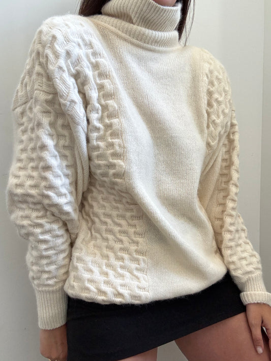 Vintage Wool Turtleneck Ivory Sweater Size Medium