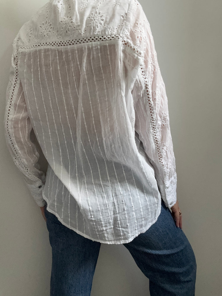 Vintage White Eyelet Embroidered Button-Up Size Small