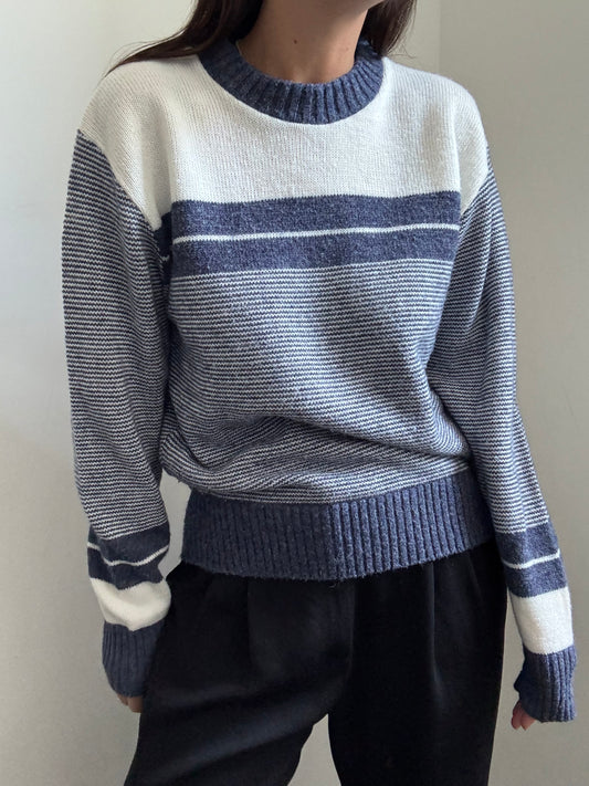 Vintage White & Navy Crewneck Sweater Size Large