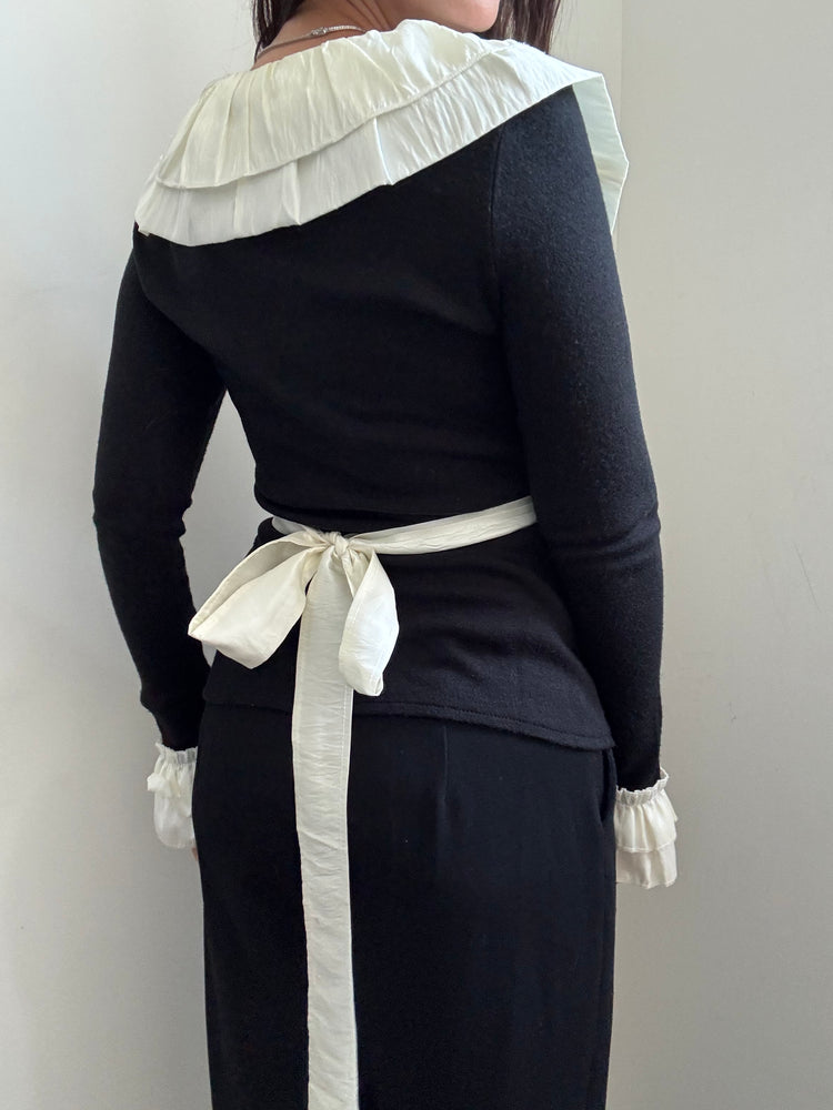 Vintage Black Cardigan White Rosette Collar Size Medium