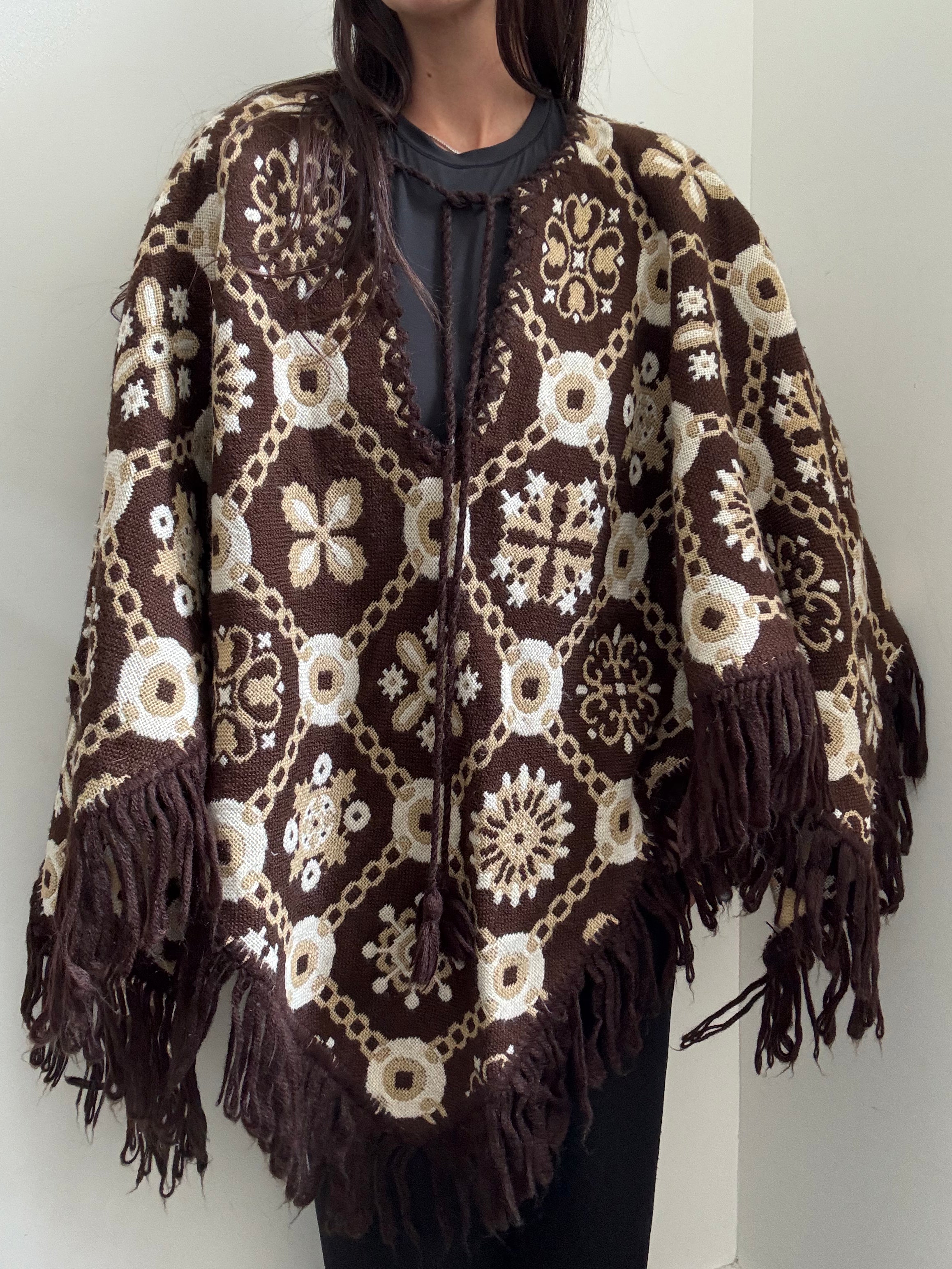 Vintage Brown Knit Reversable Fringe Poncho Size Large