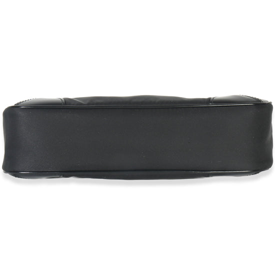 Prada Black Tessuto Nylon Re Edition 2002 Handbag clasp