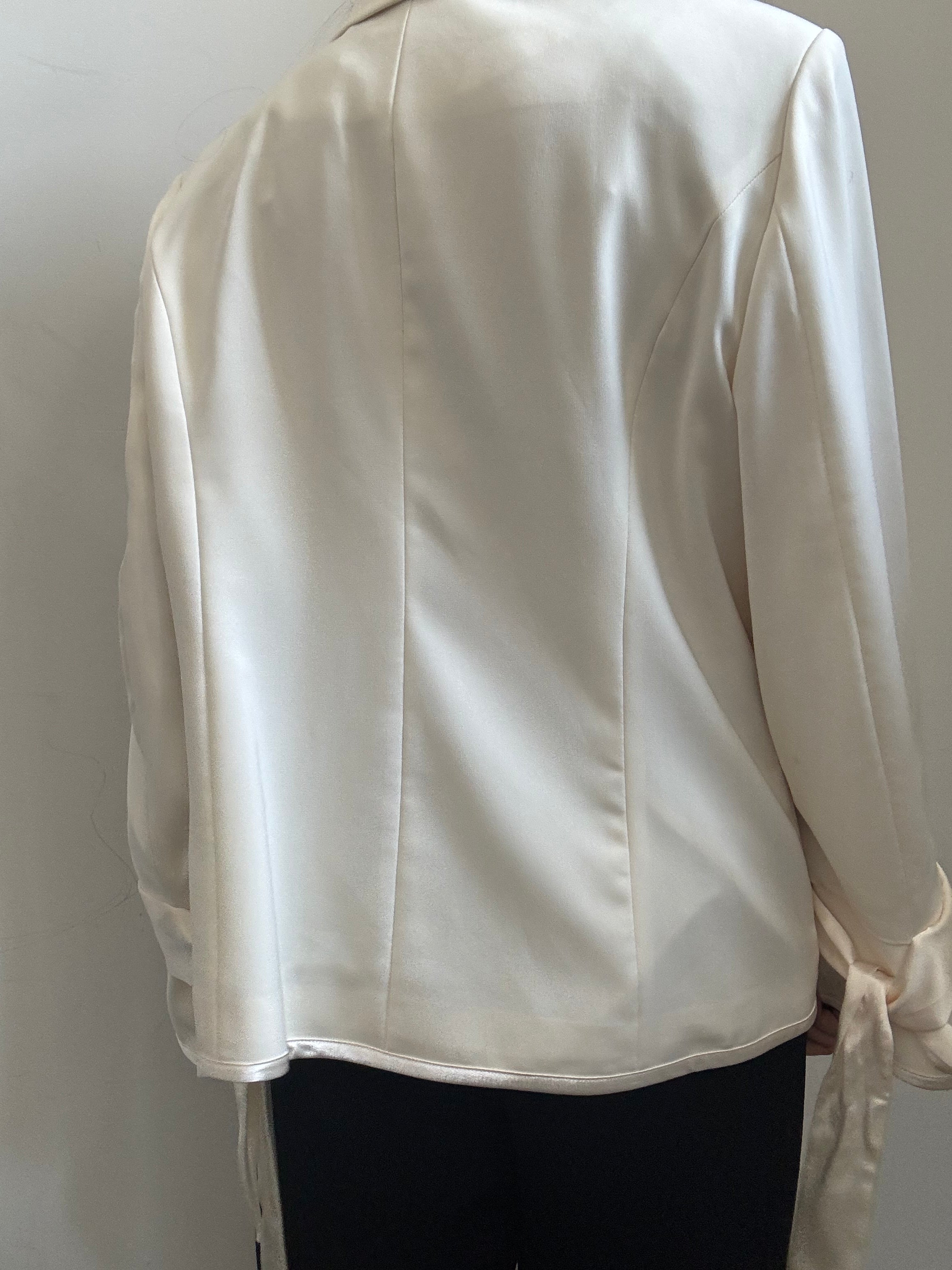 Vintage Ivory Blazer W/ Satin Trim Size Large