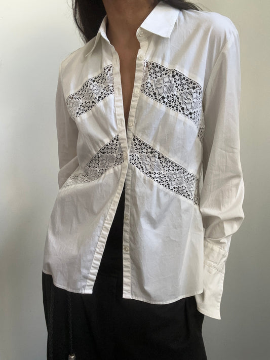 Vintage White Long-Sleeve Blouse + Decorative Lace Detail Size Medium