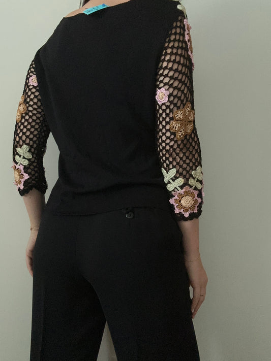 Vintage Knit Embroidered Sleeve Top Size M