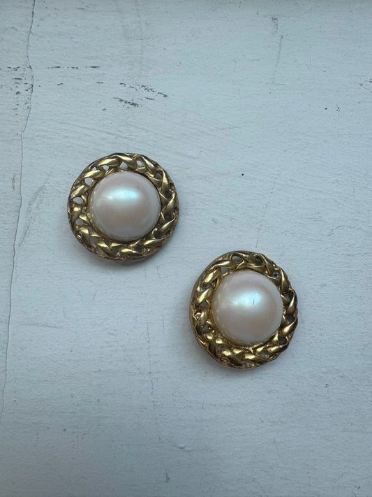 Vintage Ornate Faux Pearl Round Clip-On Earring