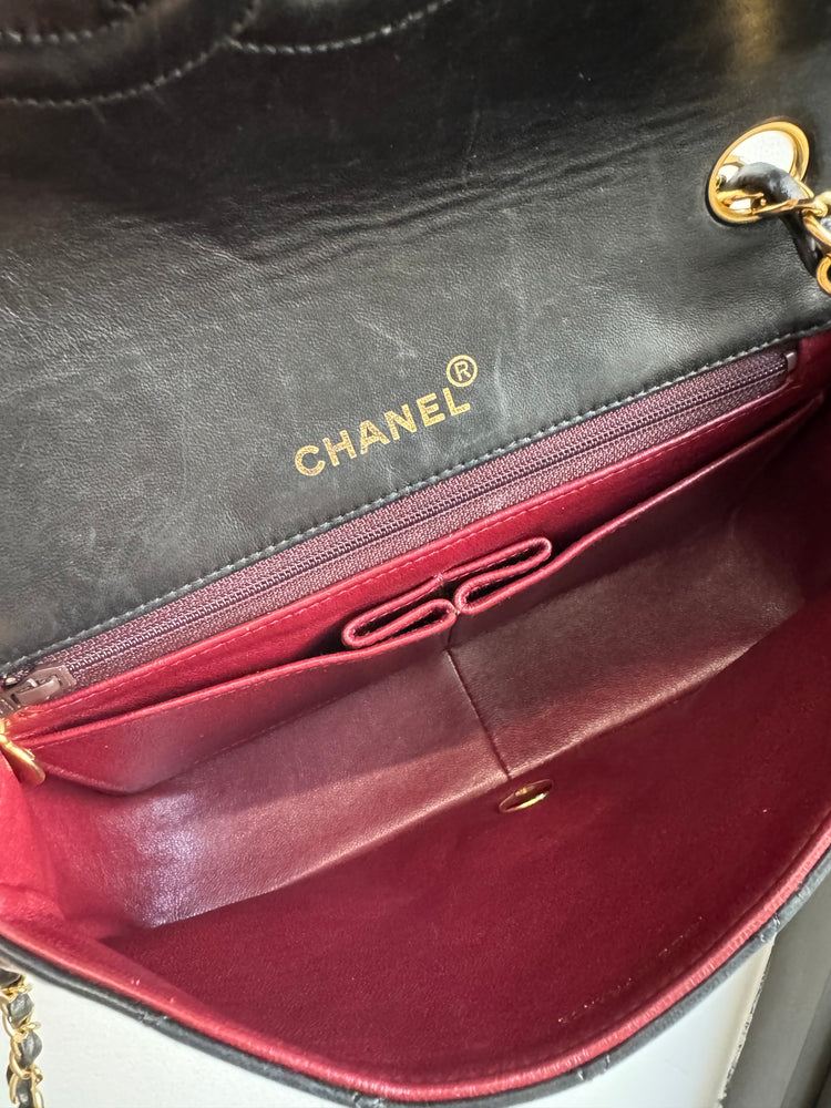 Vintage Chanel 1991 Classic Black Quilted Lambskin Flap Bag