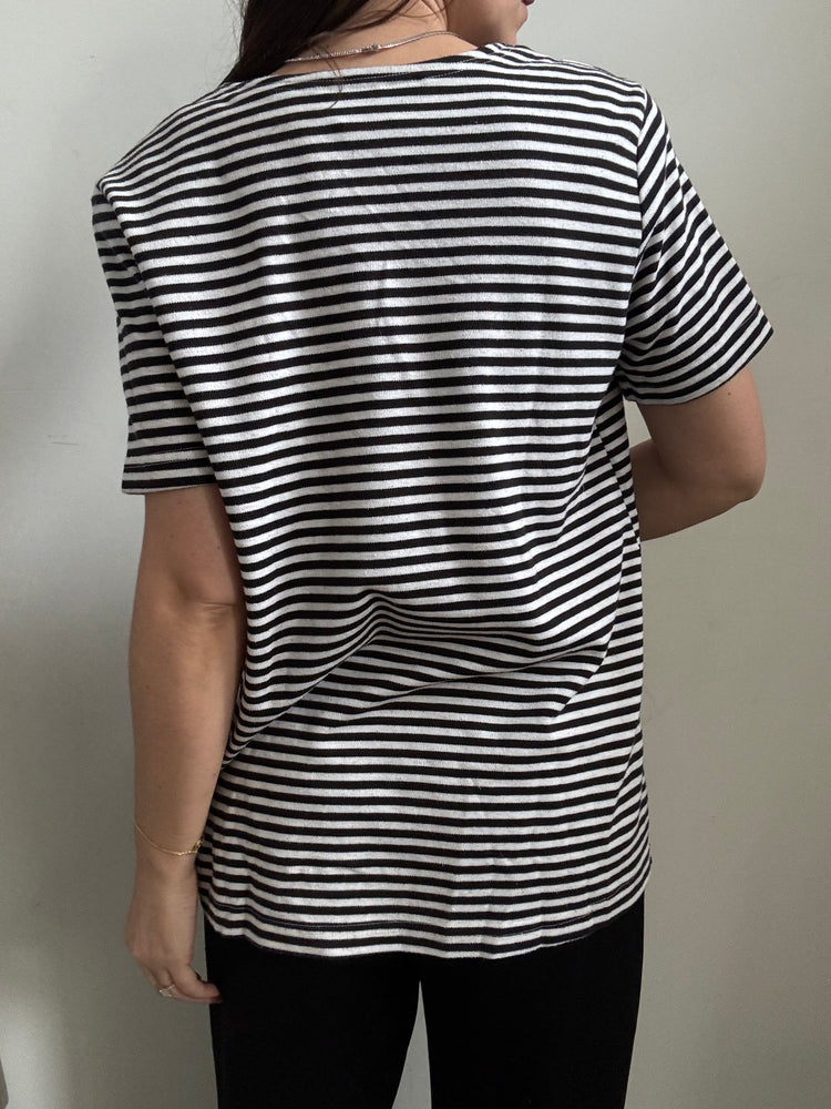 Vintage Black & White Striped T-Shirt Size Large