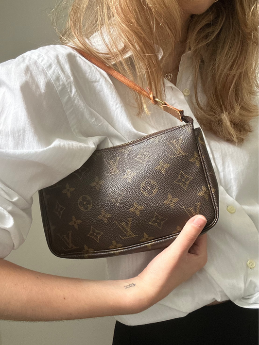 Vintage LV 1997 Pochette Bag