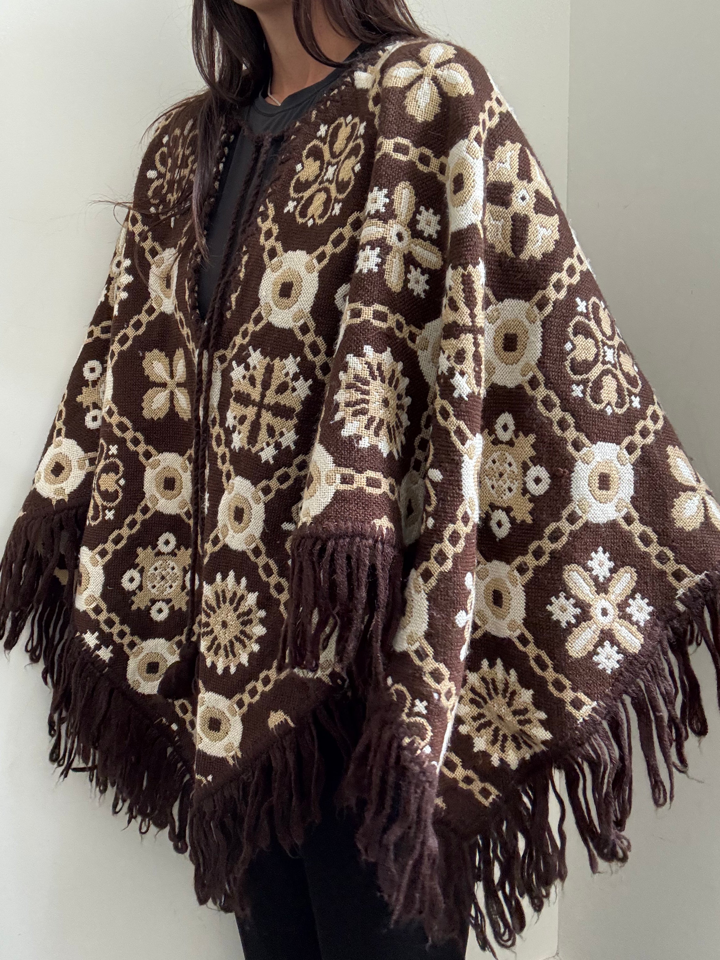Vintage Brown Knit Reversable Fringe Poncho Size Large