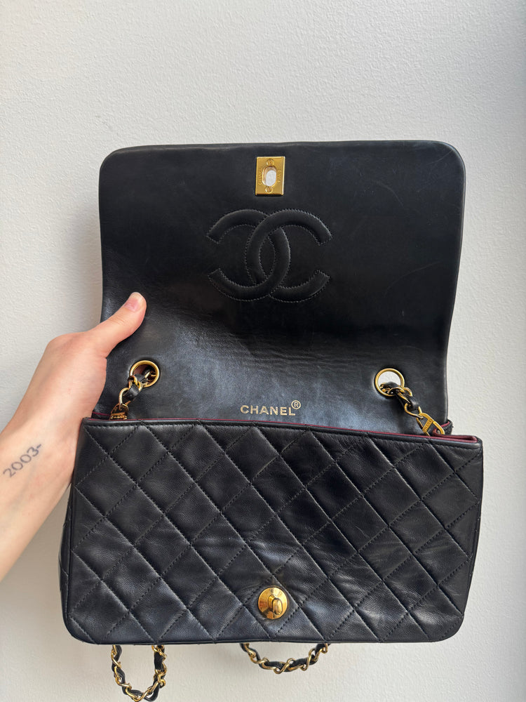 Vintage Chanel 1991 Classic Black Quilted Lambskin Flap Bag