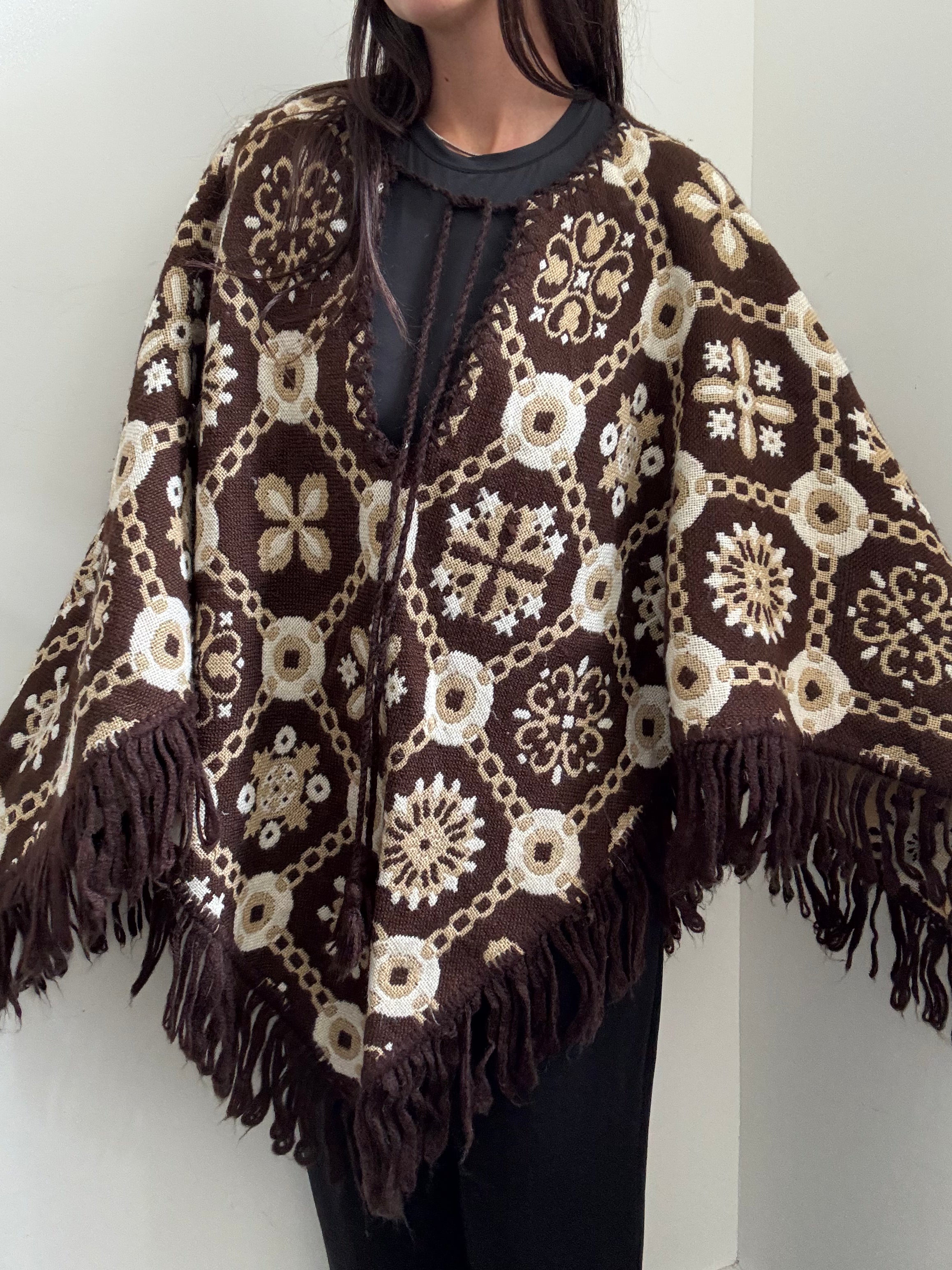 Vintage Brown Knit Reversable Fringe Poncho Size Large