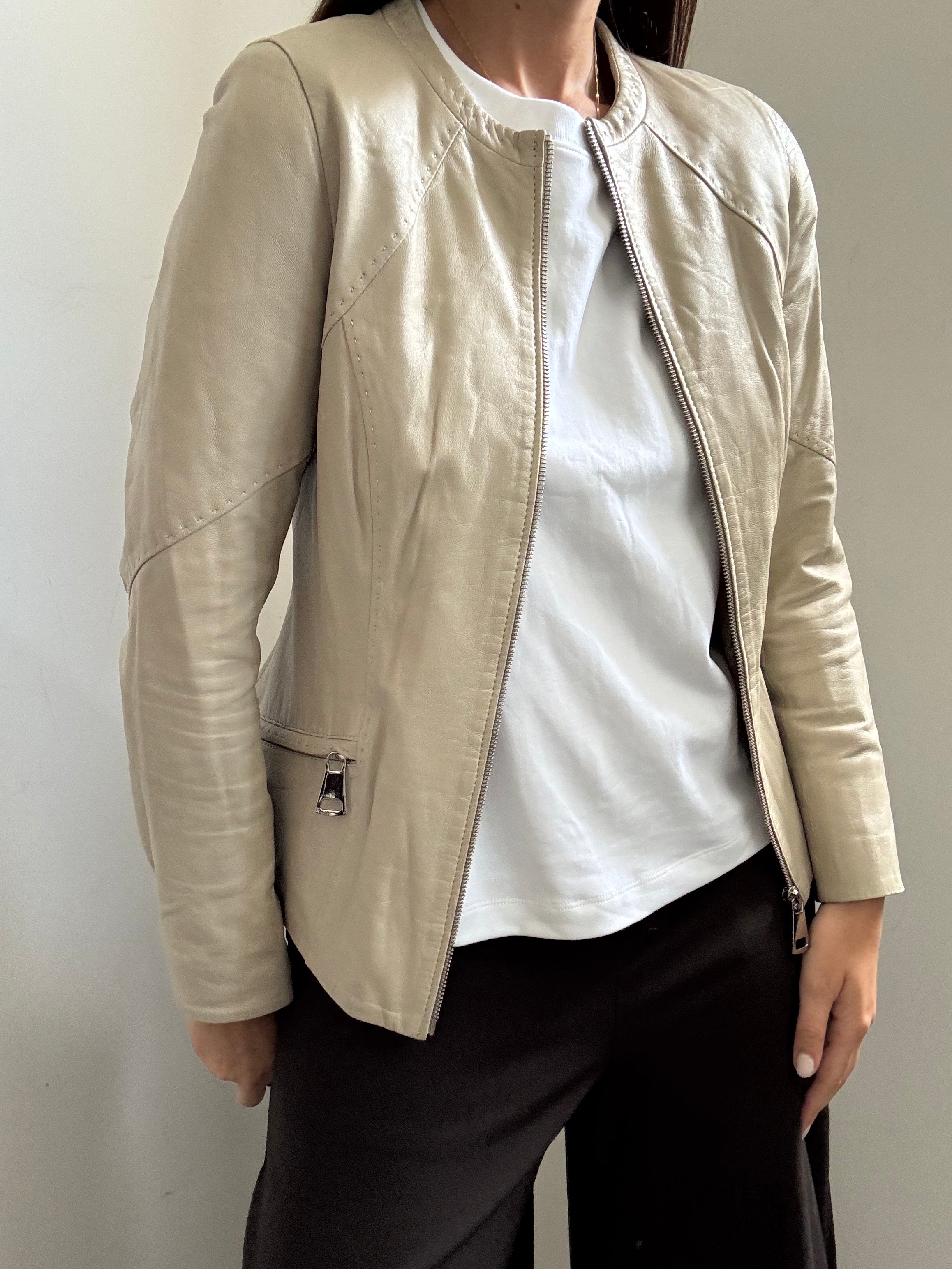 Vintage Beige Collarless Zipped Leather Jacket Size XS