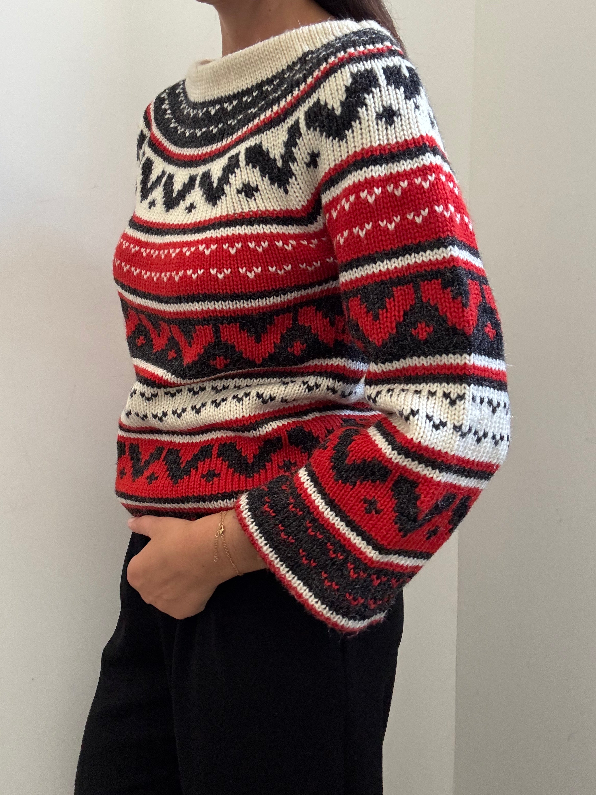 Vintage Heart Hand Knit Sweater Size S