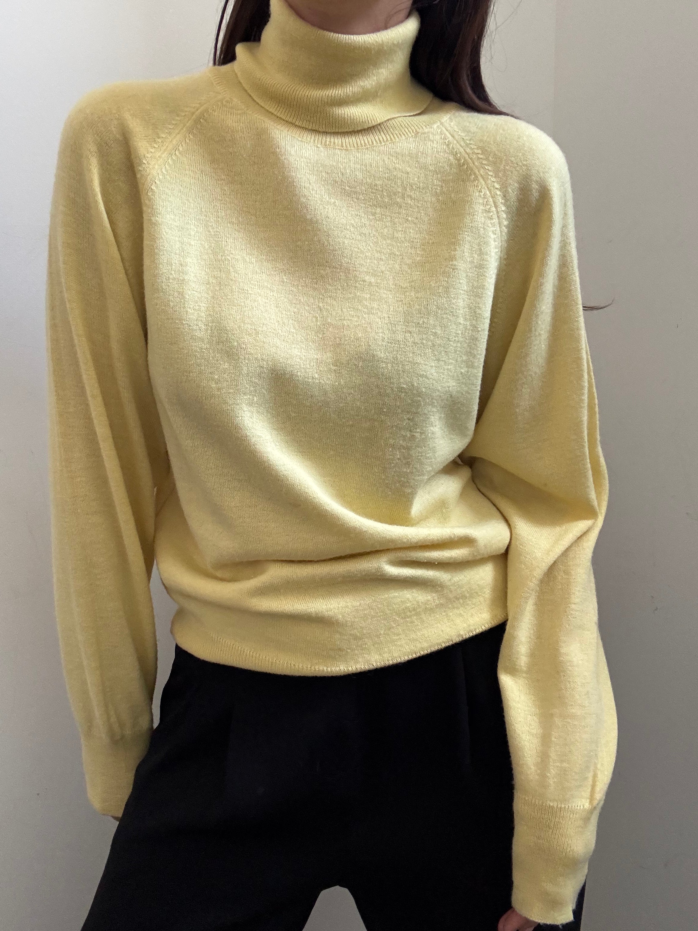 Vintage Butter Yellow Fine Knit Turtleneck Sweater Size M