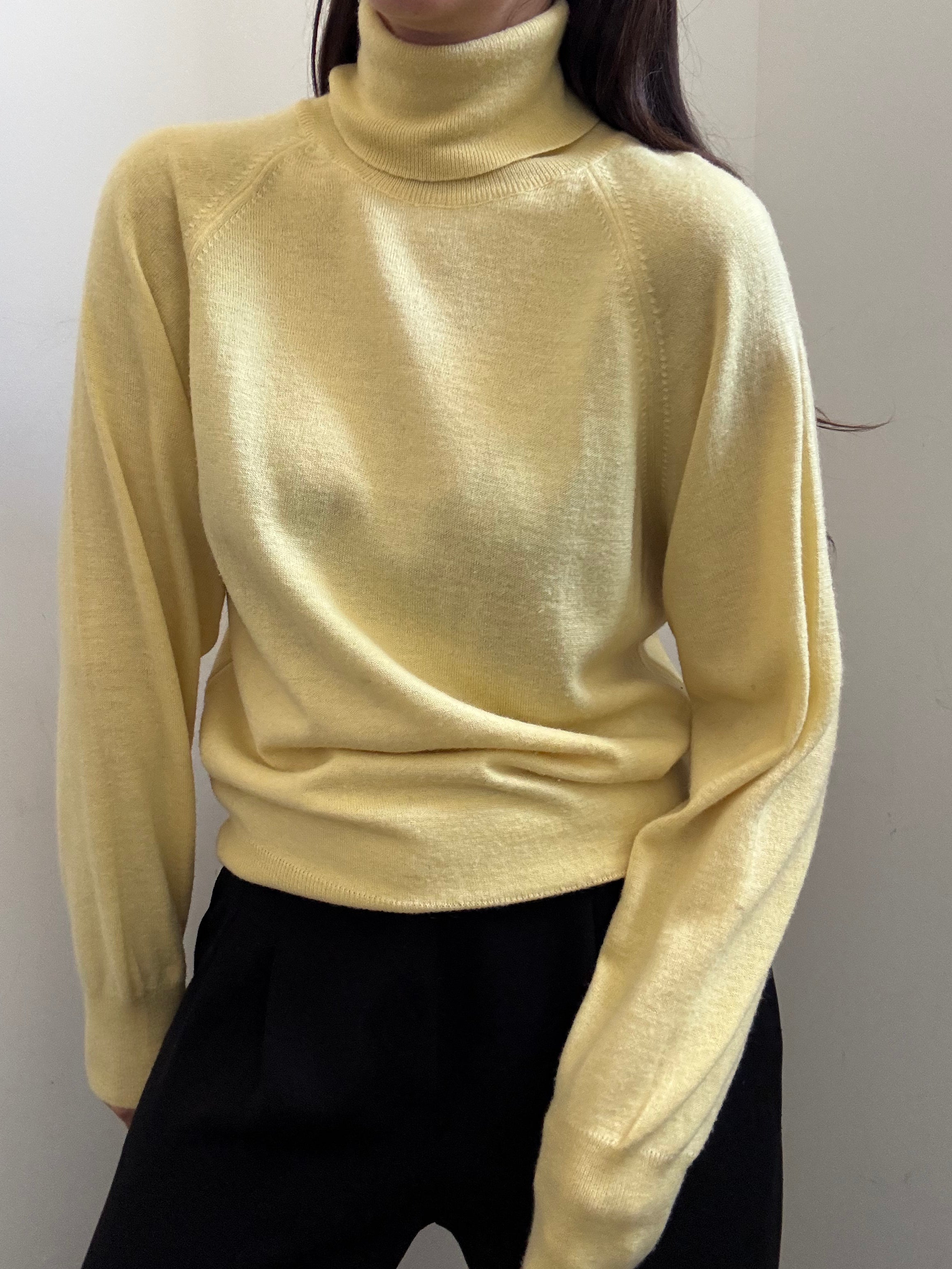 Vintage Butter Yellow Fine Knit Turtleneck Sweater Size M