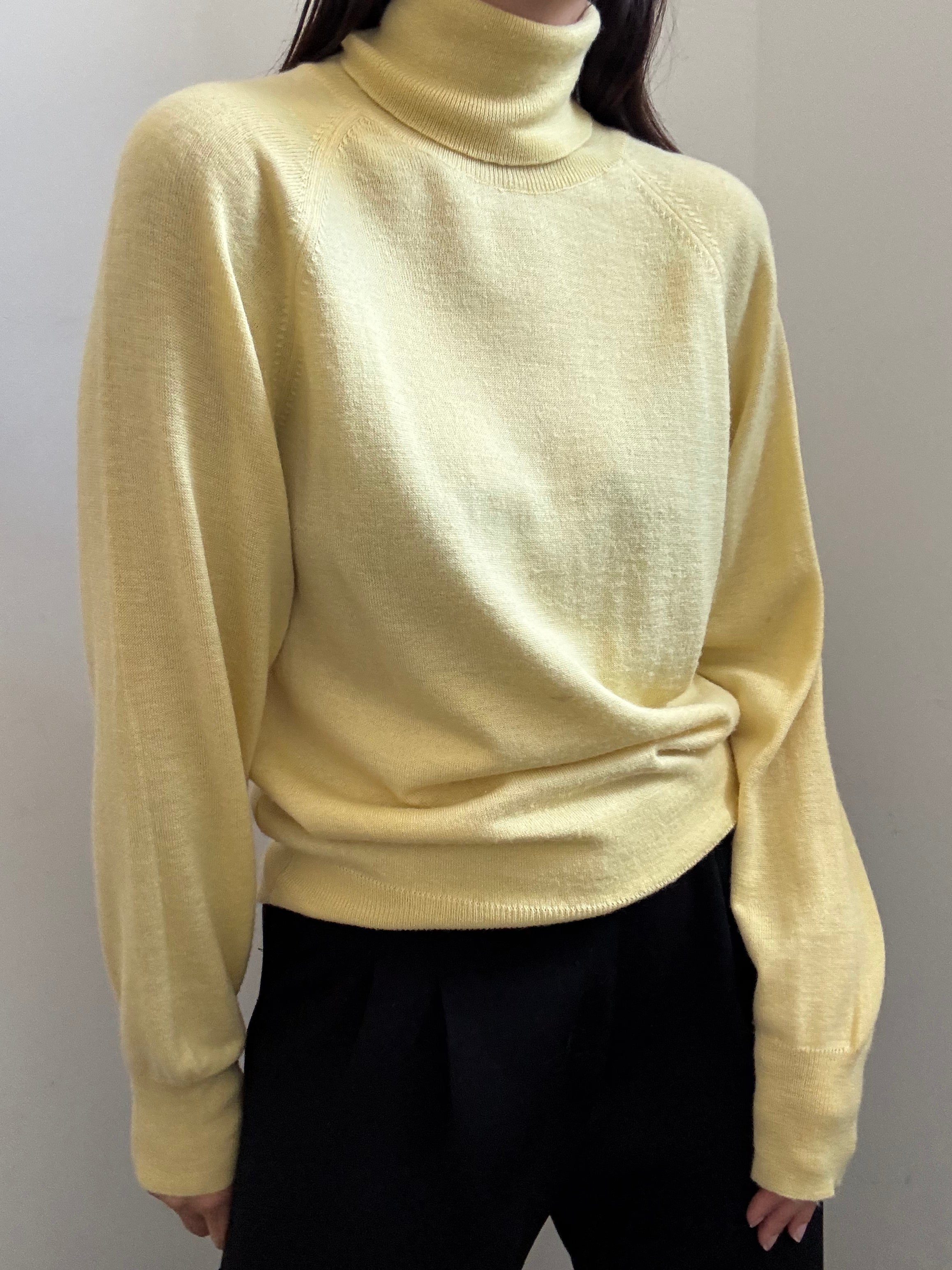 Vintage Butter Yellow Fine Knit Turtleneck Sweater Size M