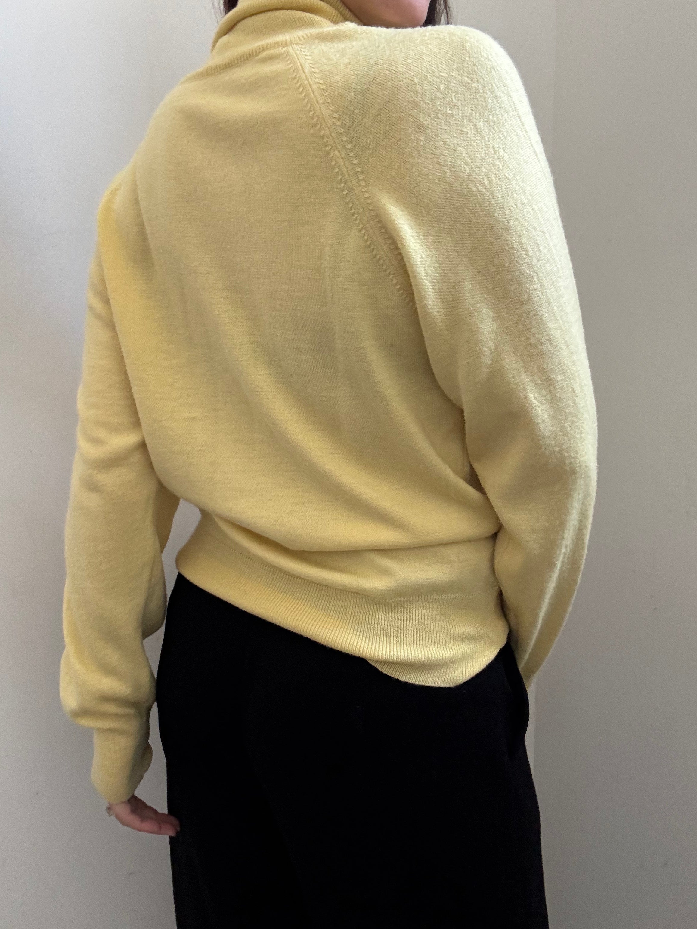 Vintage Butter Yellow Fine Knit Turtleneck Sweater Size M