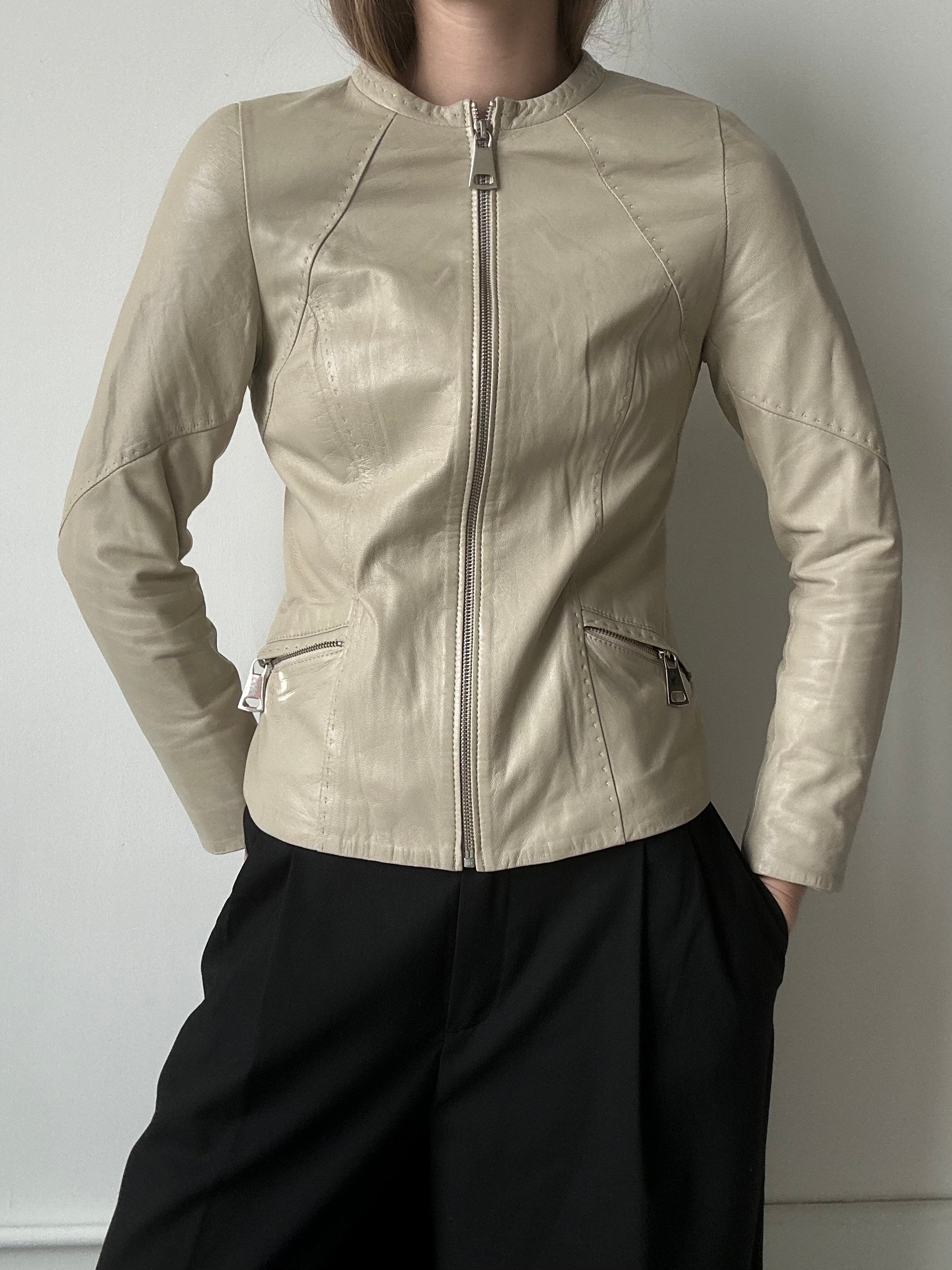 Vintage Beige Collarless Zipped Leather Jacket Size XS