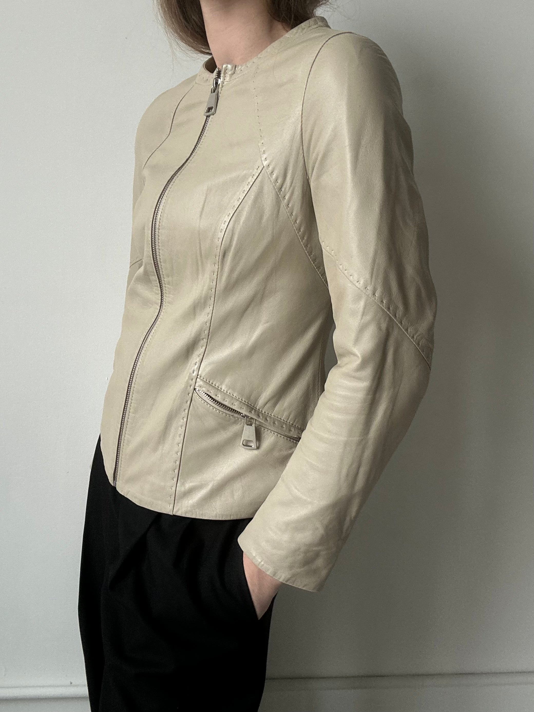 Vintage Beige Collarless Zipped Leather Jacket Size XS