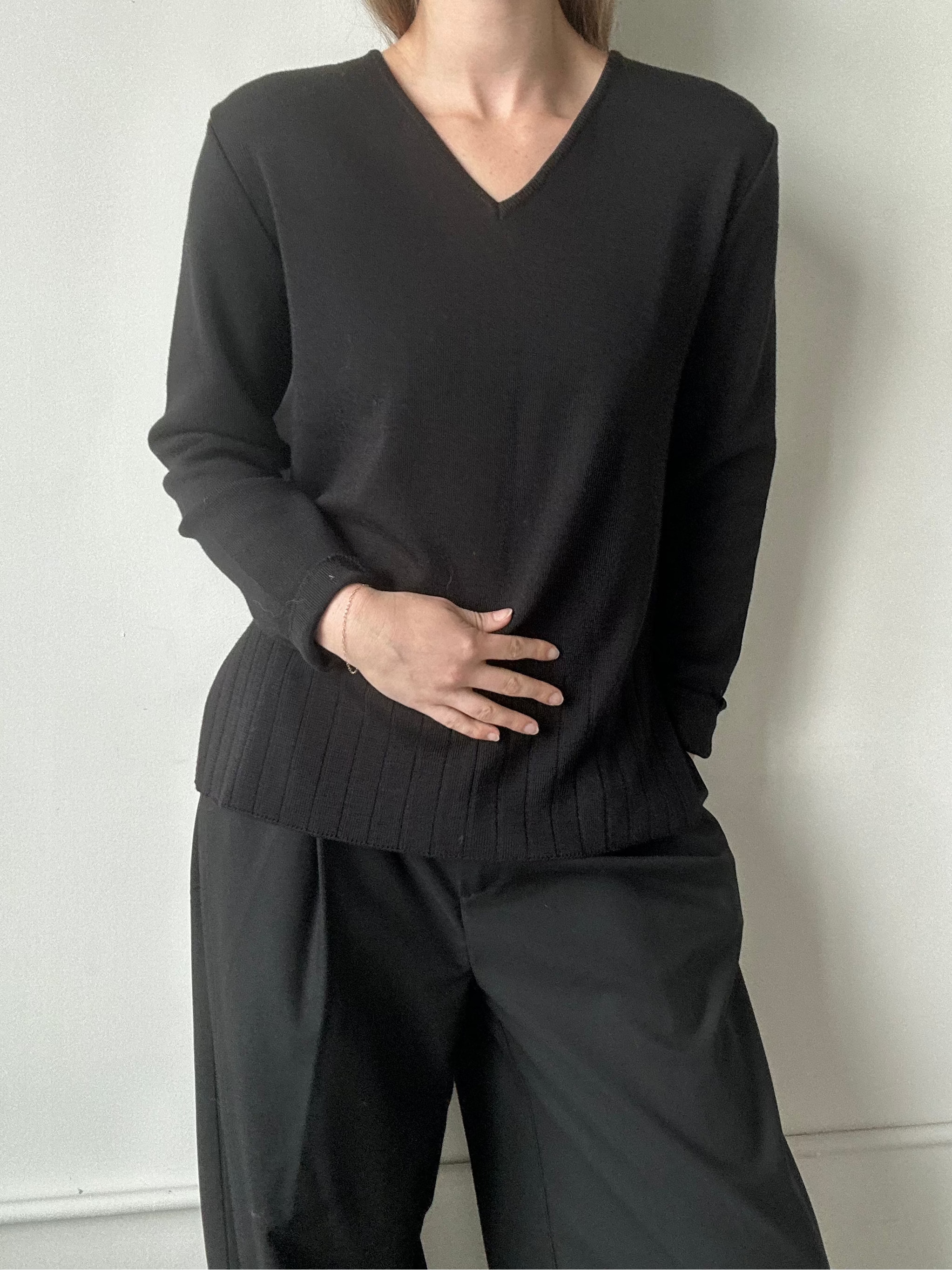 Vintage Black V-Neck Knit Pullover Sweater Size Large
