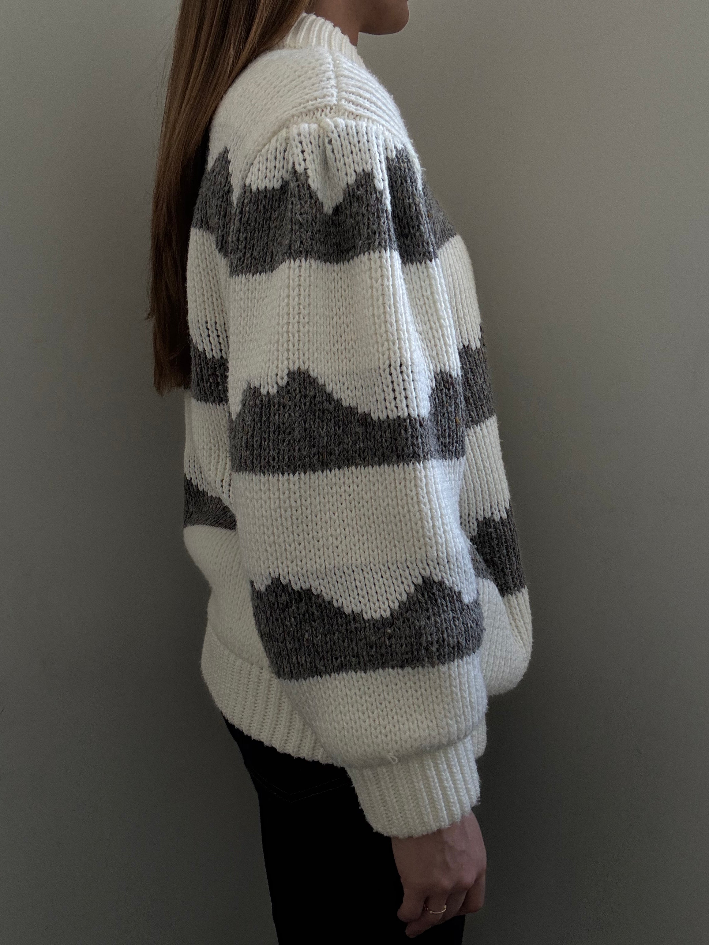 Vintage Ivory + Grey Patterned Ski Sweater Size Large