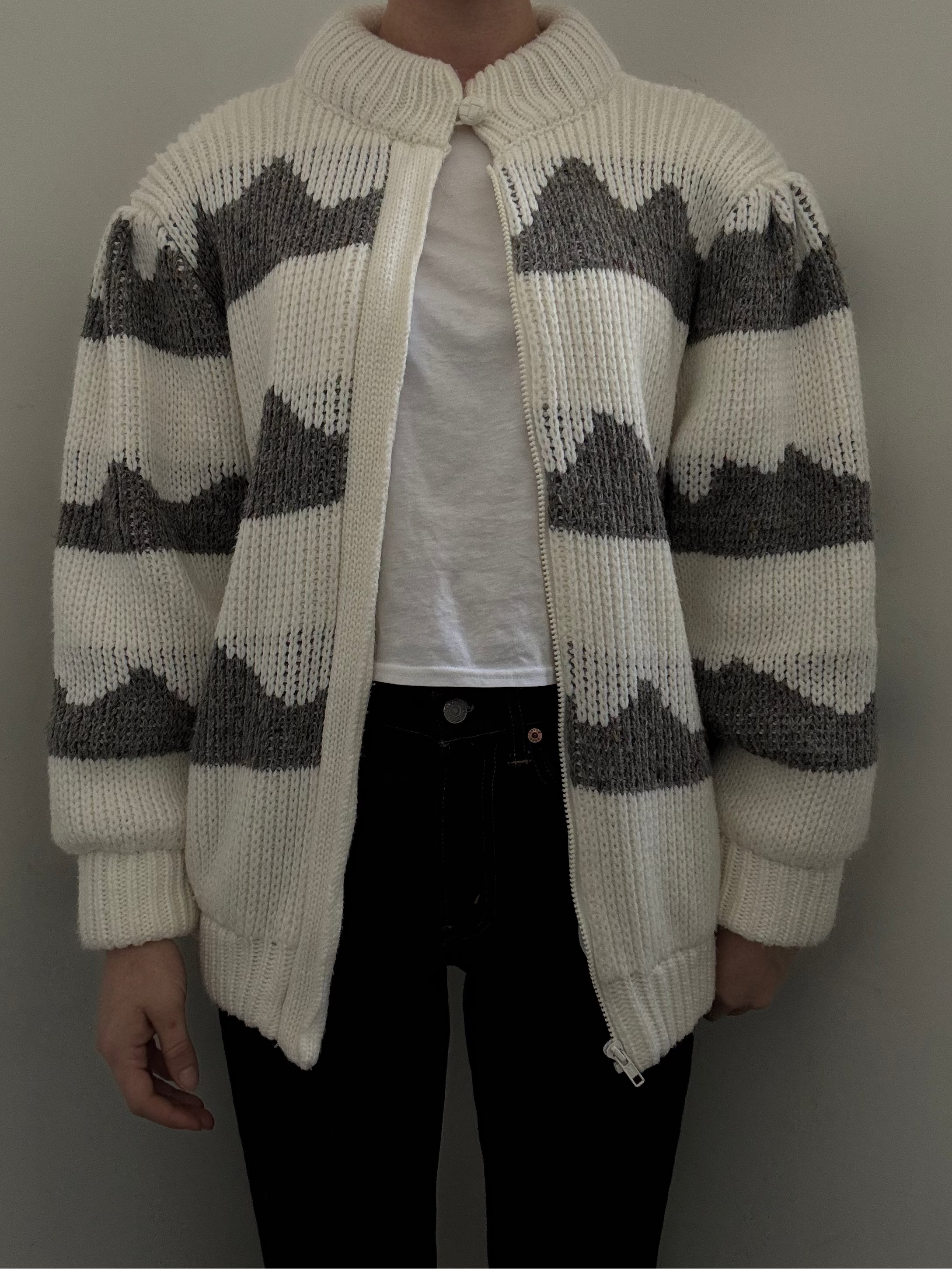 Vintage Ivory + Grey Patterned Ski Sweater Size Large
