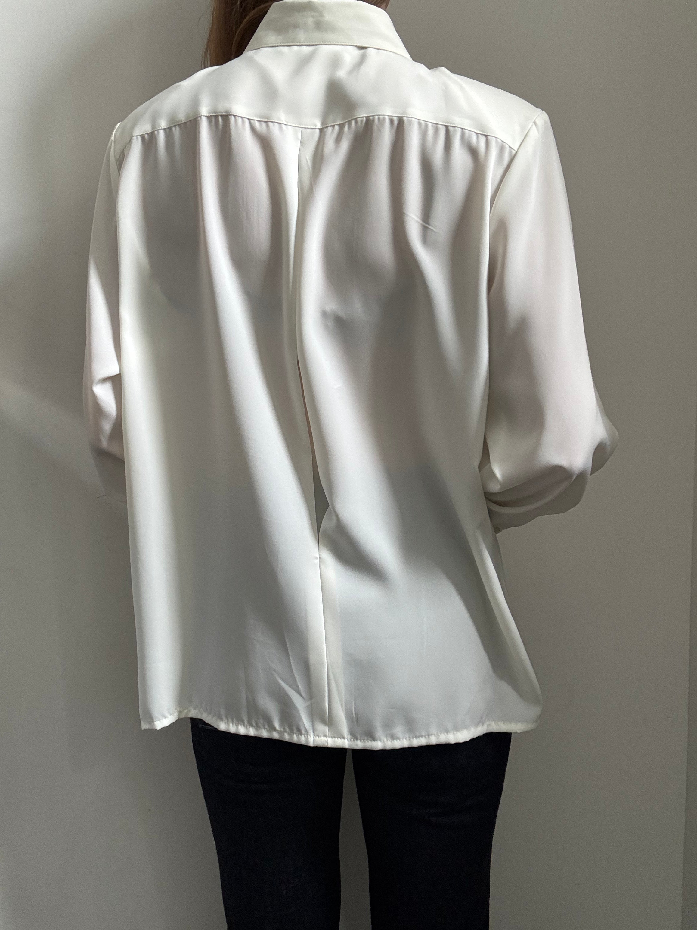 Vintage Ivory Long-Sleeve Button Up Blouse Size Medium