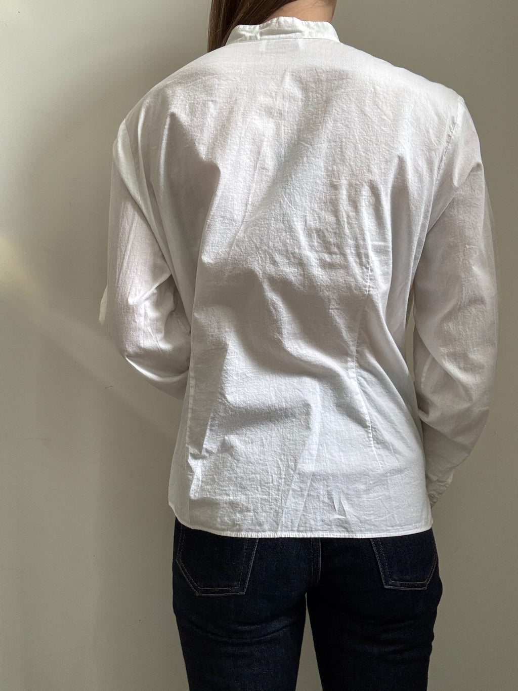 Vintage White Embroidered Scalloped Button Up Blouse Size Medium