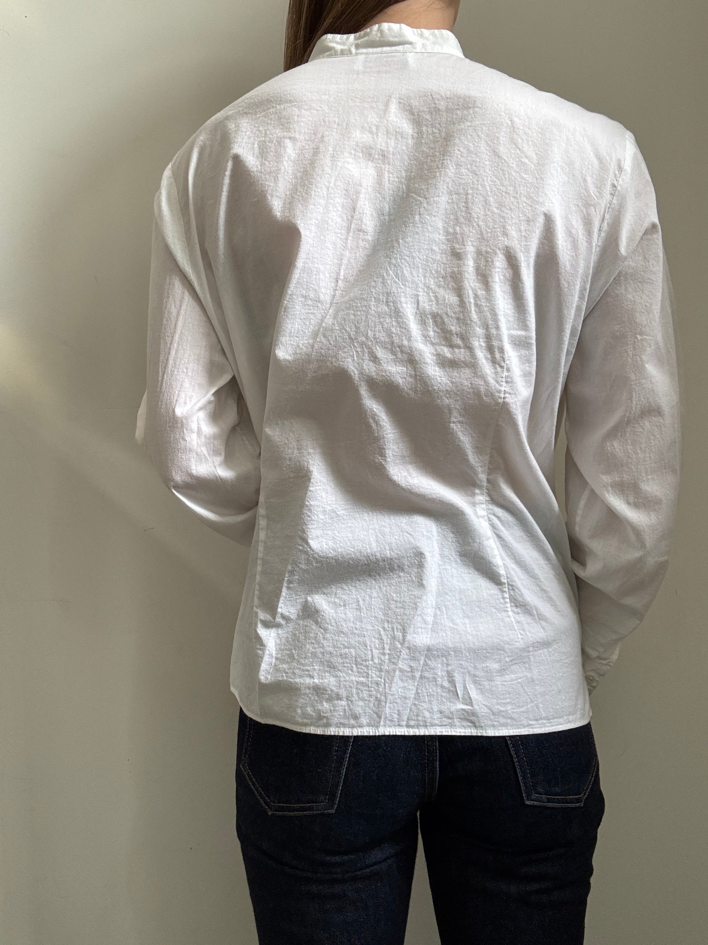 Vintage White Embroidered Scalloped Button Up Blouse Size Medium