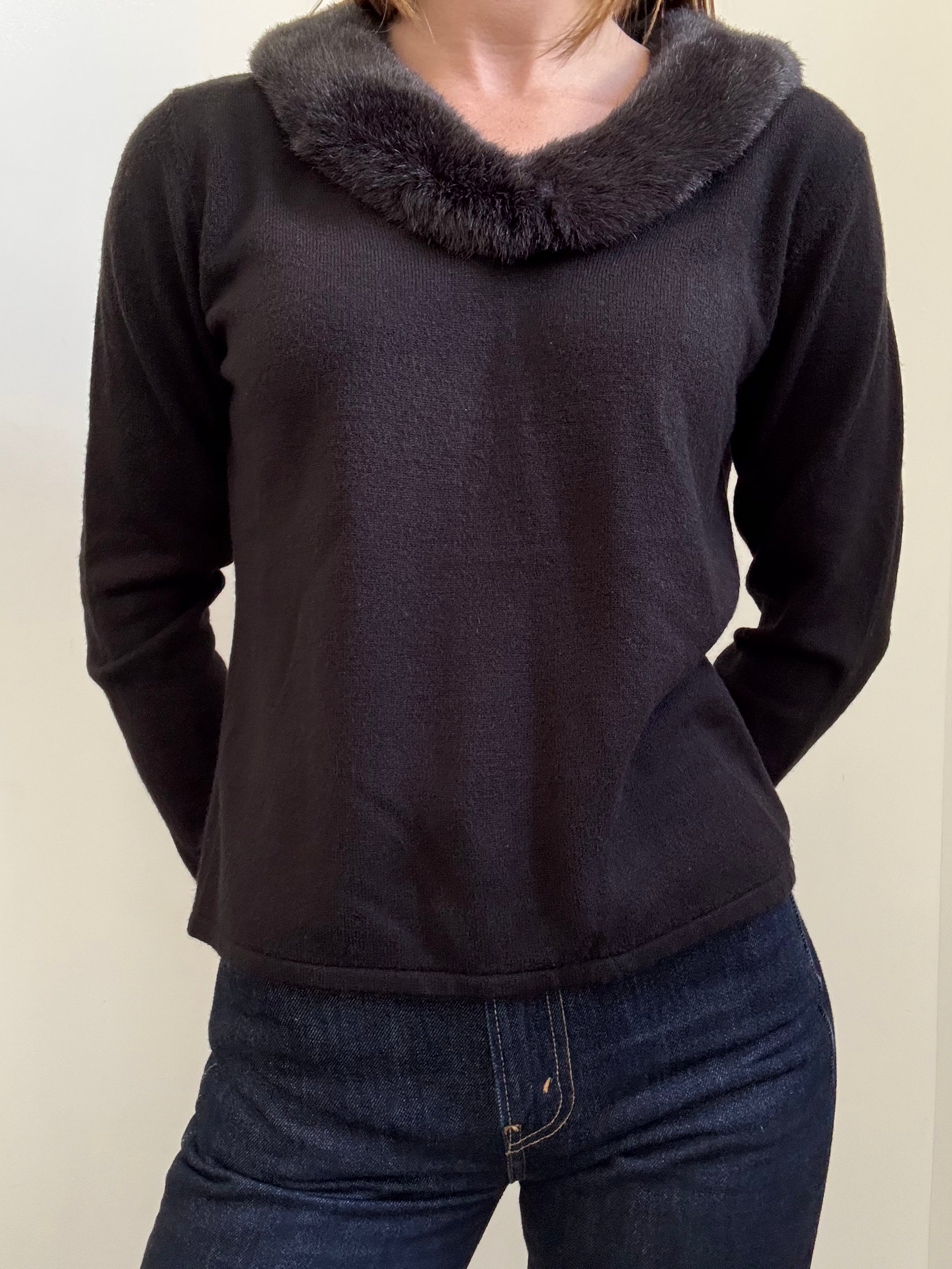 Vintage Black Pullover Sweater + Faux Fur Collar Size PL