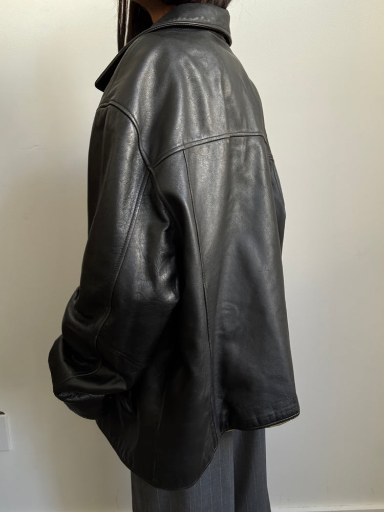 Vintage Black Leather Bomber in Size L