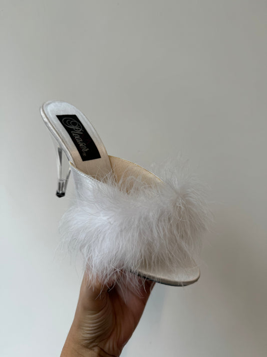 Vintage White Feather Open Toed Heel Size 7.5