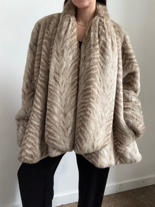Vintage Faux Fur Tan Coat in Size XL