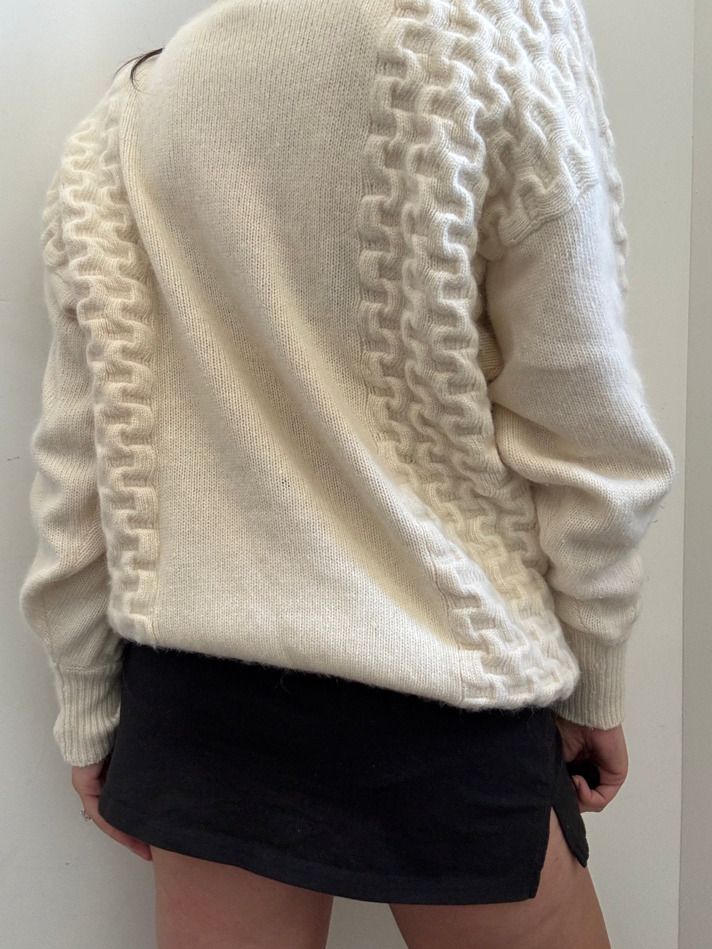 Vintage Wool Turtleneck Ivory Sweater Size Medium