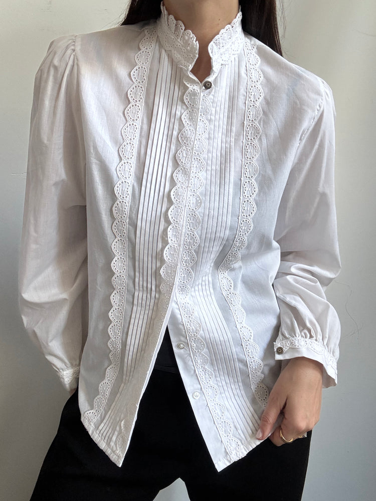 Vintage Cotton Poplin Crochet Button Up Size Small