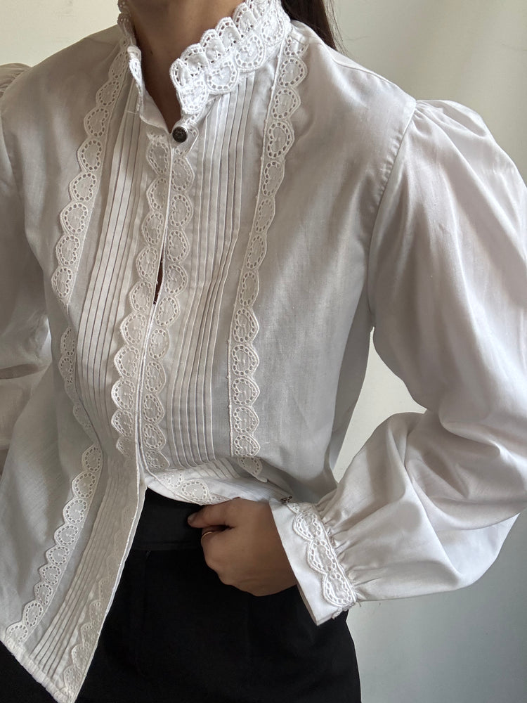 Vintage Cotton Poplin Crochet Button Up Size Small