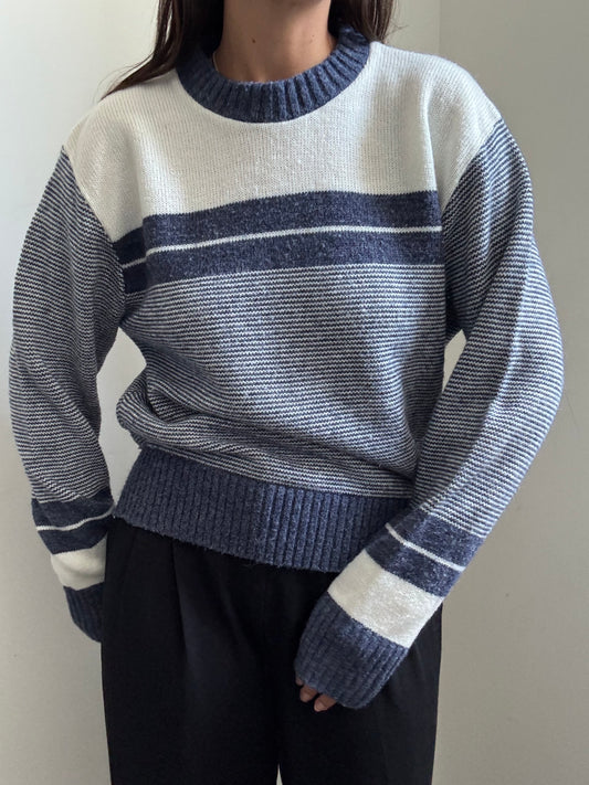 Vintage White & Navy Crewneck Sweater Size Large