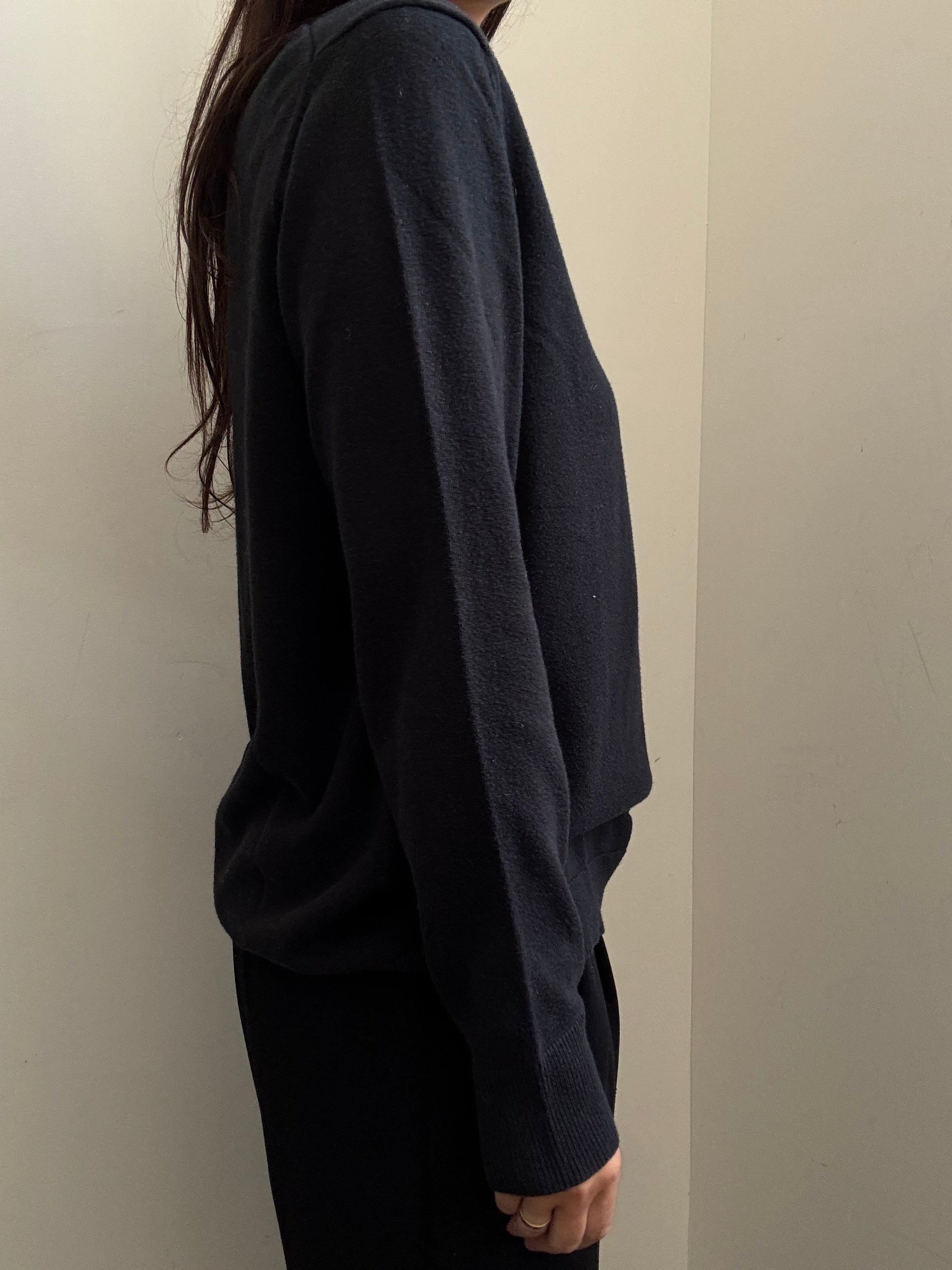 Vintage Black Classic V-Neck Sweater Size Small